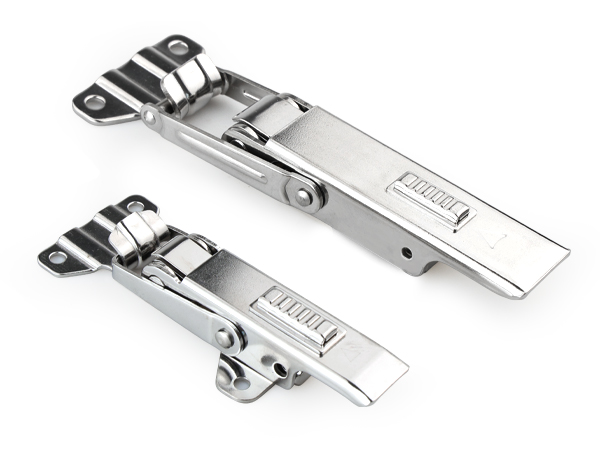 Adjustable self-locking buckle